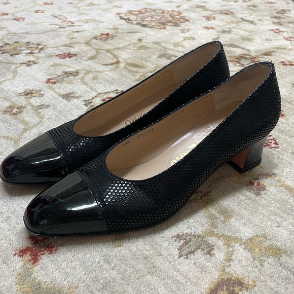 Salvatore Ferragamo Luna style heels - Picture 3 of 8